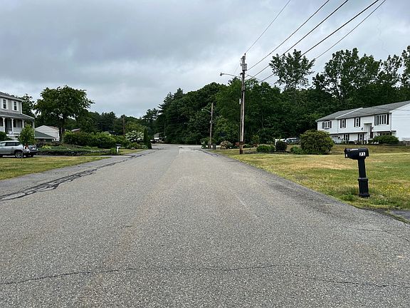 5th image of 71 Leahy Dr
