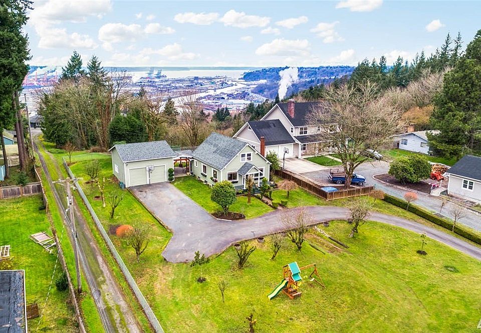 1st image of 202 62nd Ave NE