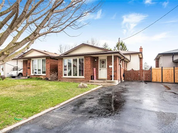 737 Upper Horning Rd, Hamilton, ON L9C 7R3