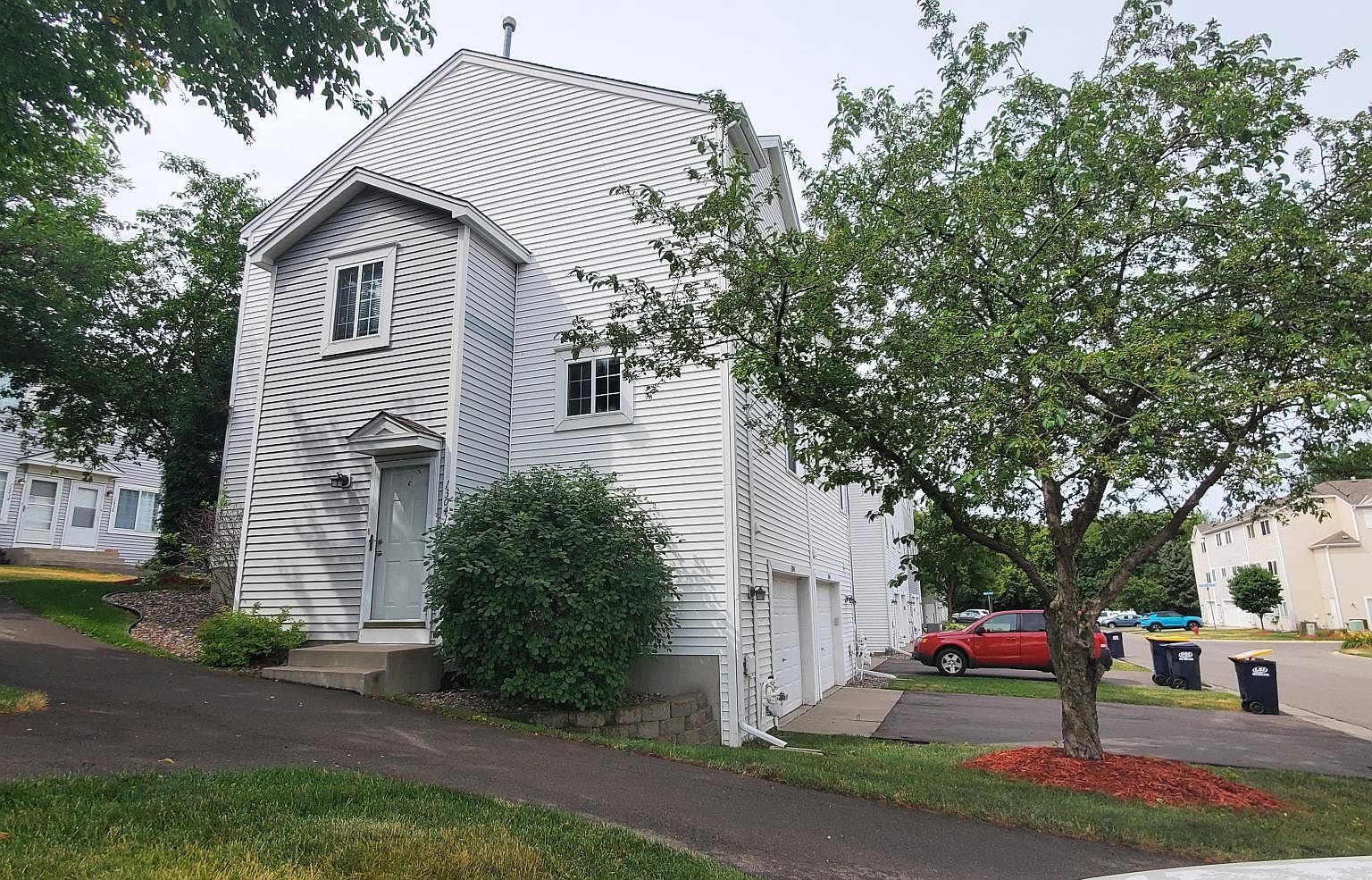 13041 Crimson Clover Ln, Eden Prairie, MN 55347 | Zillow