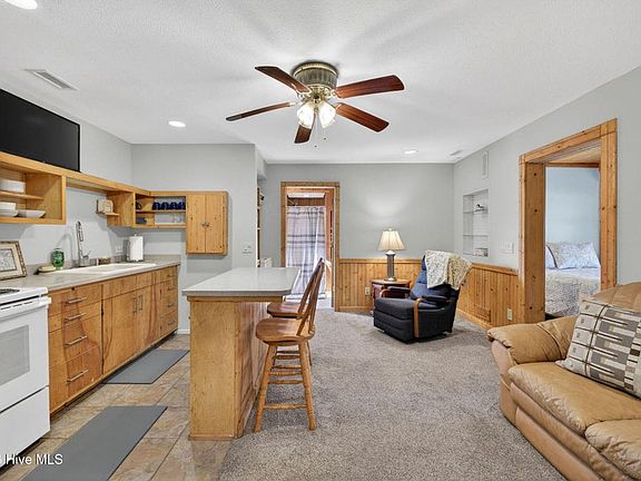 4th image of 117 Tom Ave #B