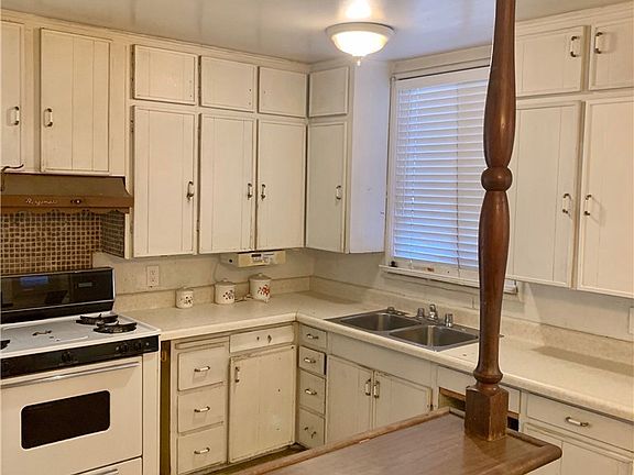 3rd image of 547 N Neptune Ave