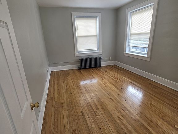 3rd image of 6-8 Glenwood Ave #21