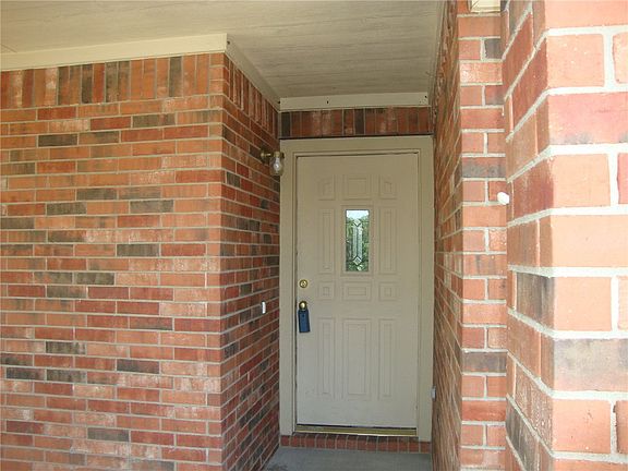 4th image of 119 Salado Dr