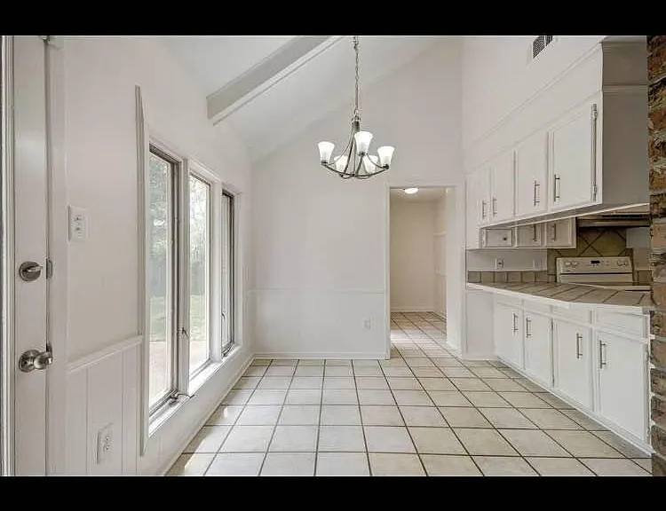 Springridge Cir — Photo 5