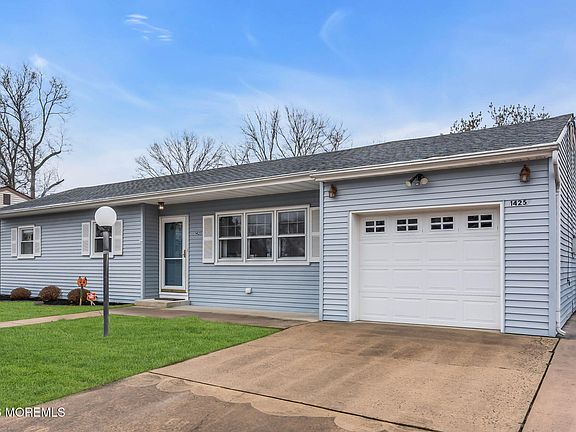 2nd image of 1425 Nevada Drive