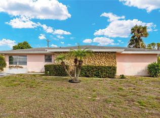 802 Hillside St, Lehigh Acres, FL 33936