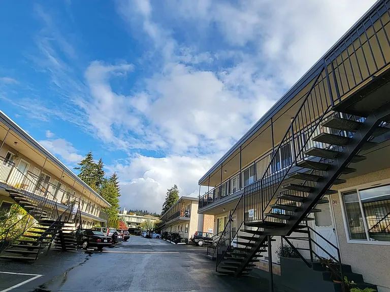 629 Glen St #3G — Photo 9