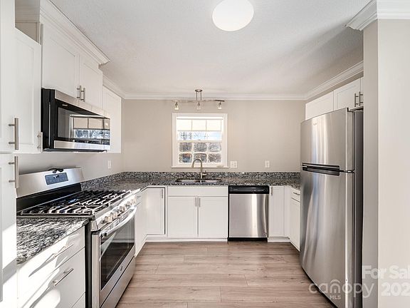 4th image of 2617 Fairgreen Dr