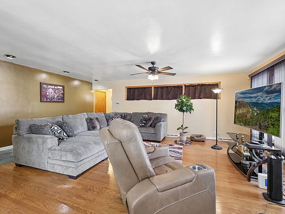 3rd image of 4437 W 100th St