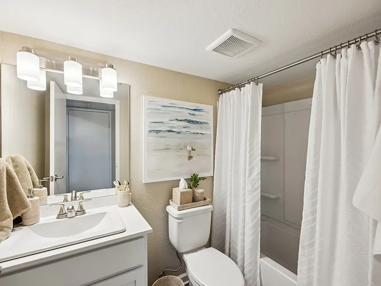 Cypress Pointe — Photo 23