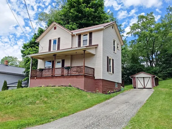 304 E Grant St, East Palestine, OH 44413