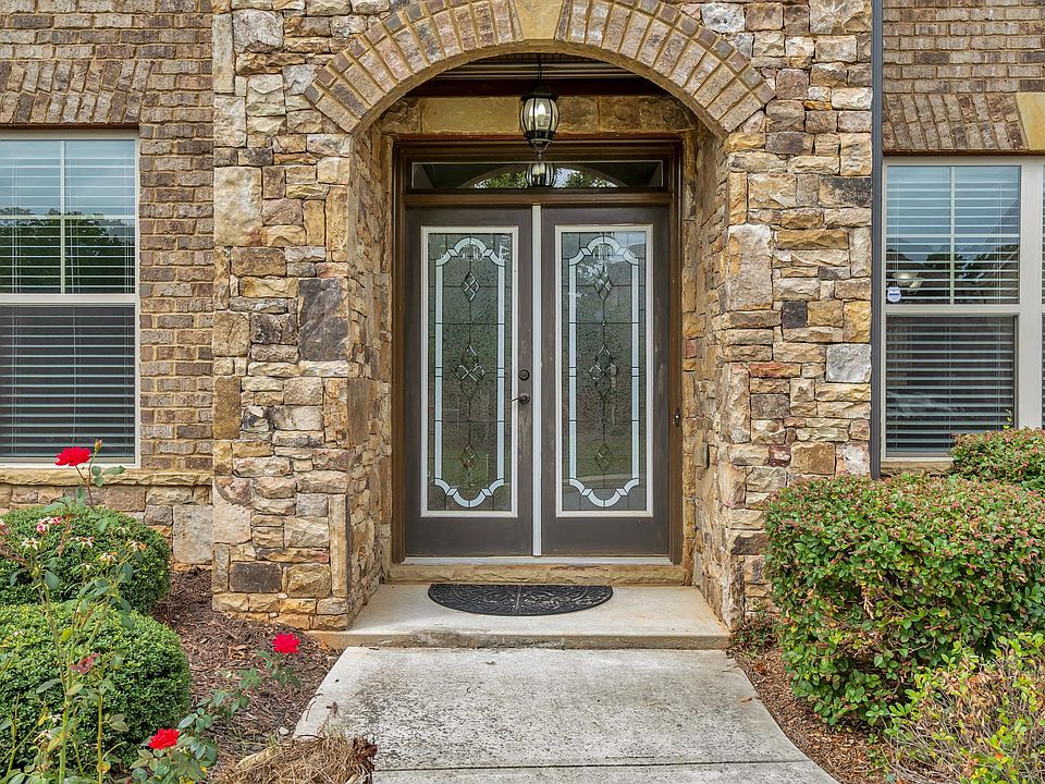 Beautiful Front Elevation and welcoming entrance