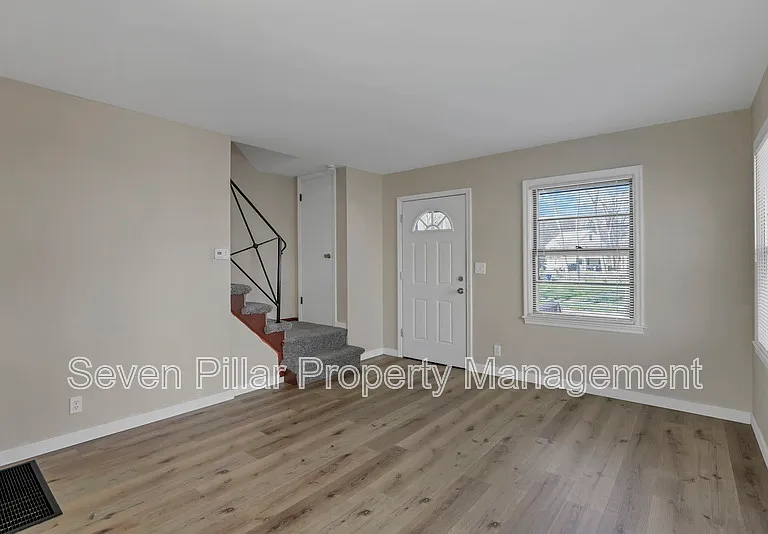 406 Beechtree Rd — Photo 3