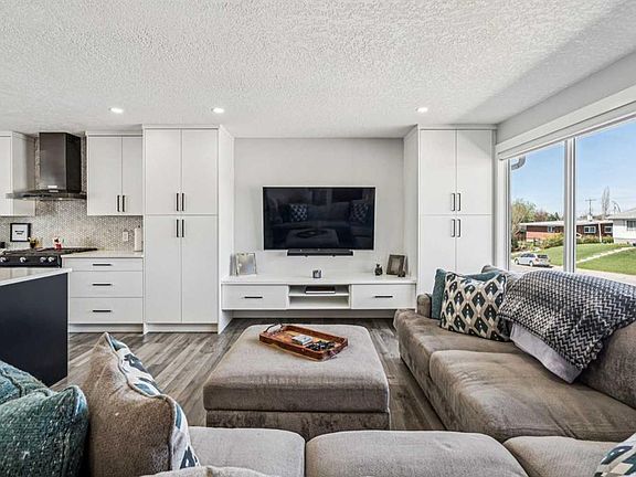 4th image of 2219 NW Munro Dr NE
