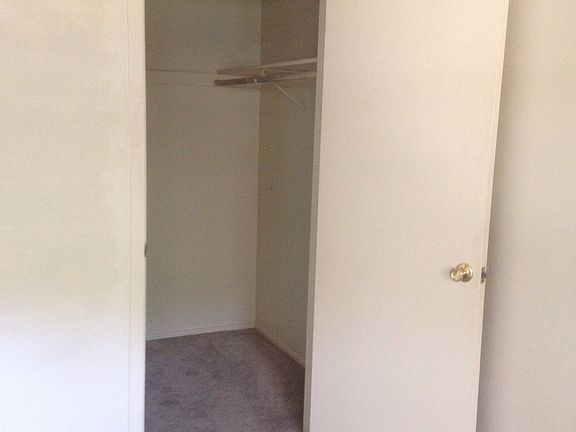 5th image of 402 Craddock Ave