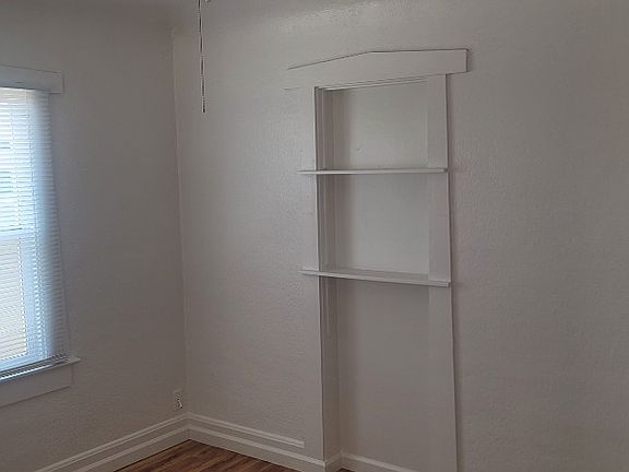 5th image of 5942 W Myrtle Ave
