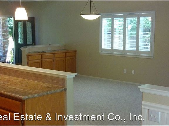 4th image of 172 Berry Creek Dr
