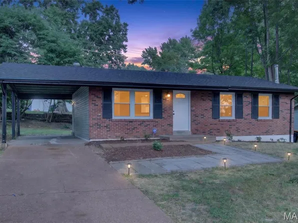 10418 Quaker Dr, Saint Louis, MO 63136