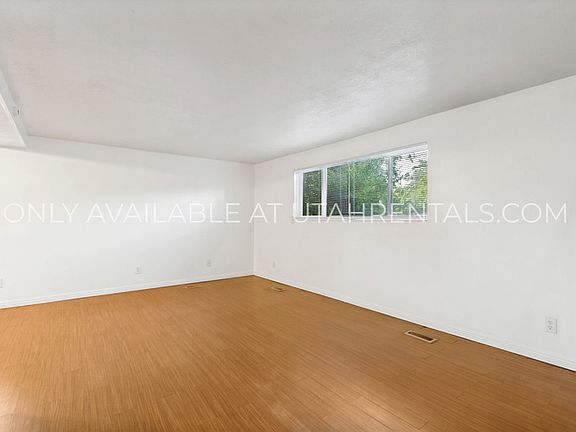 3rd image of 234 W Foxbridge Dr