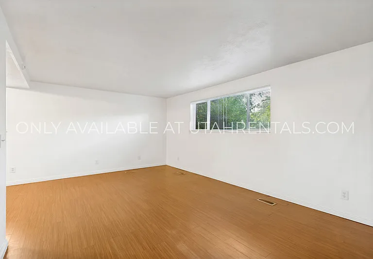 234 W Foxbridge Dr — Photo 3