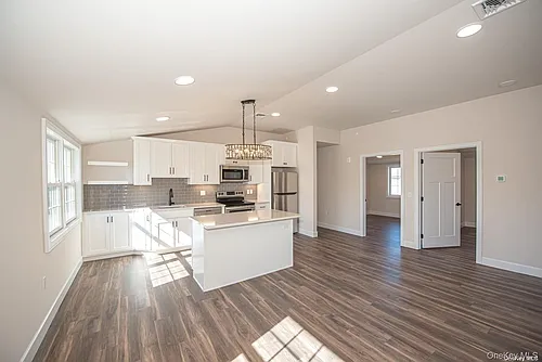 1090 New York Ave #PENTHOUSE Photo 1