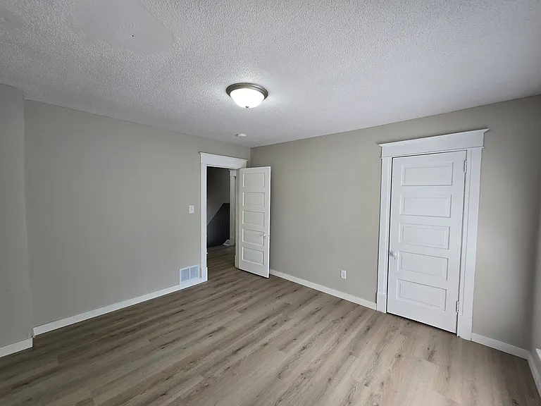 422 Baltimore St — Photo 22