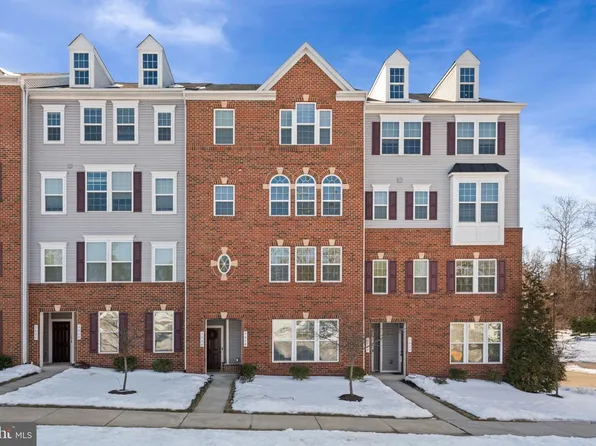3624 Briarwood Dr, Dumfries, VA 22026
