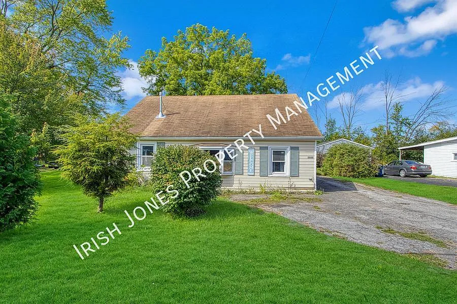 3 bed, 1379 sqft, $1,550 — Photo 2