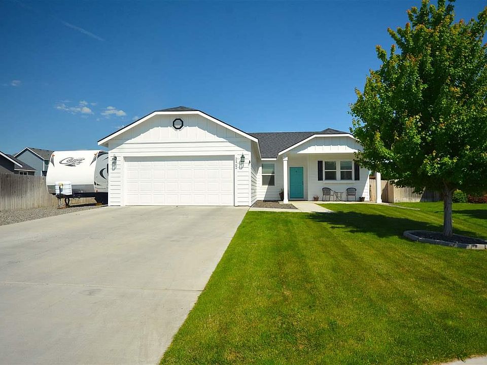 1st image of 2462 Hickory Dr