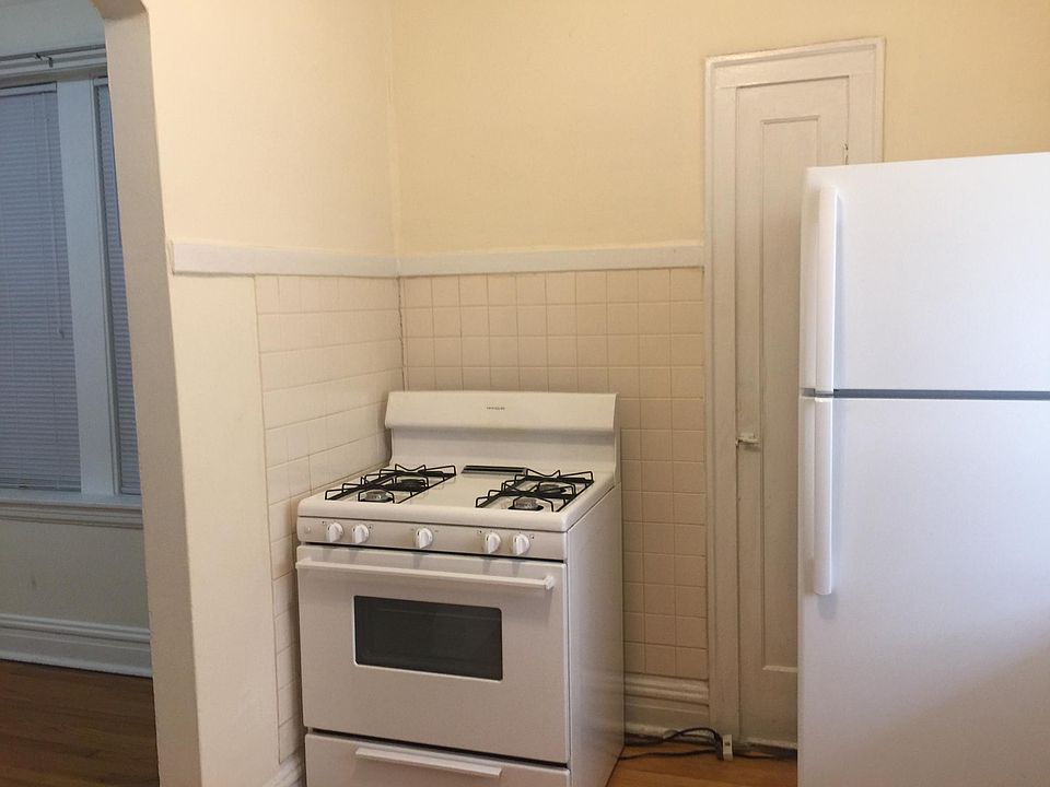 1st image of 2826 W Dickens Ave #1