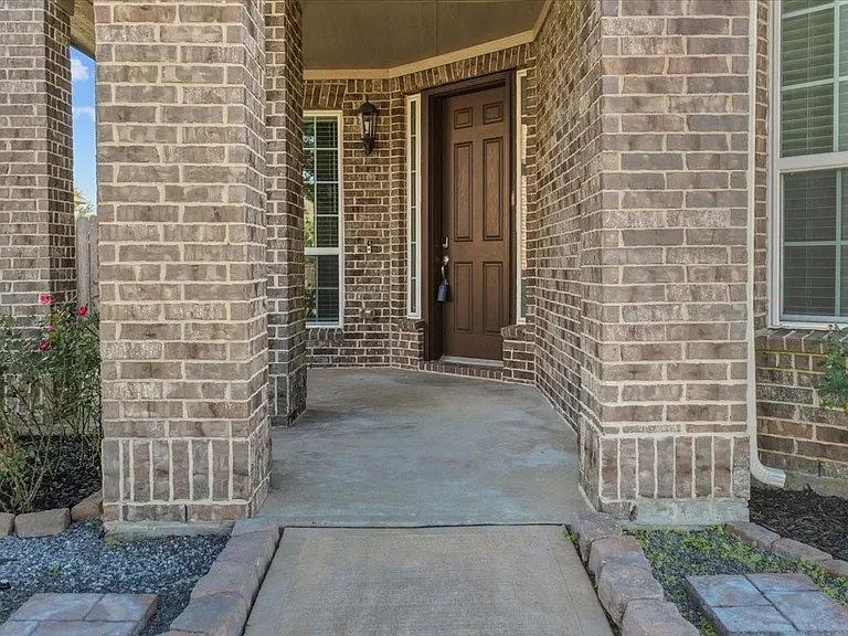 13814 Russell Ct — Photo 3