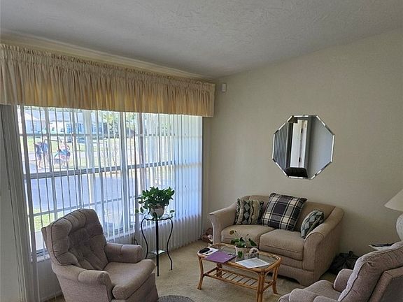 4th image of 15 Palm Blvd