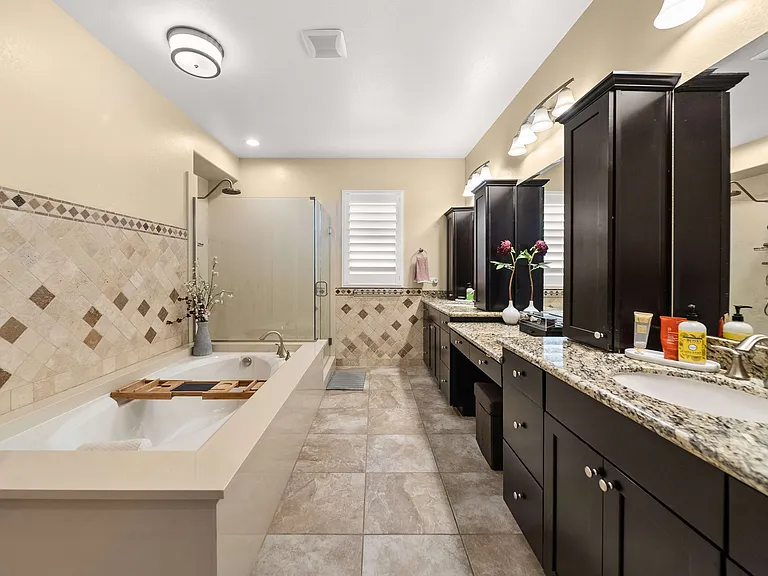 972 Tucana Dr — Photo 38