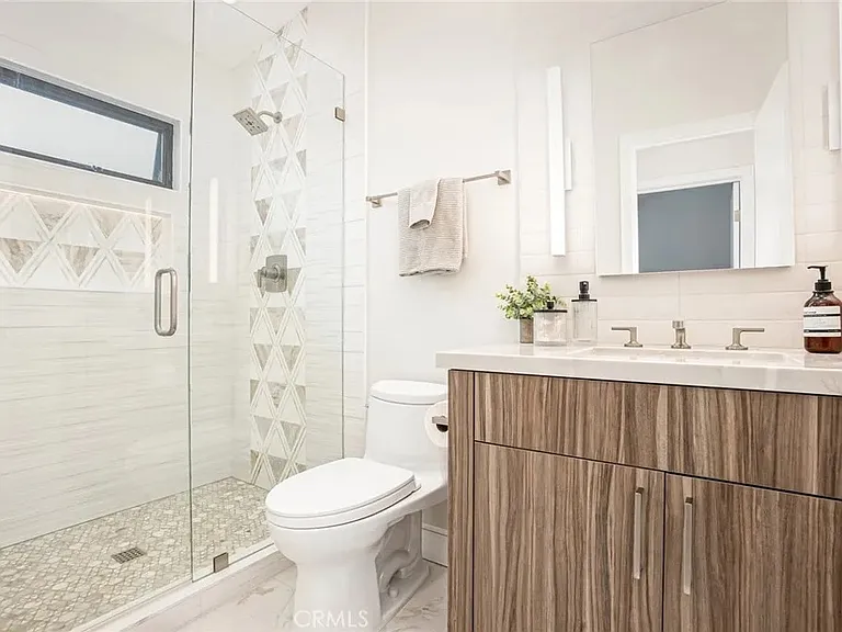 262 Barbara Ave — Photo 11
