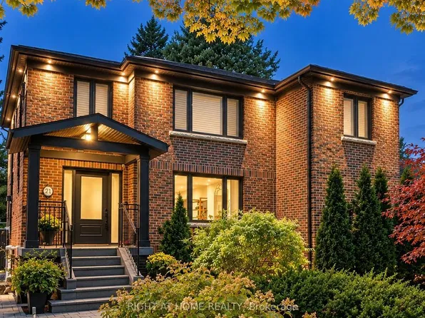 21 Austin Ter, Toronto, ON M5R 1Y2