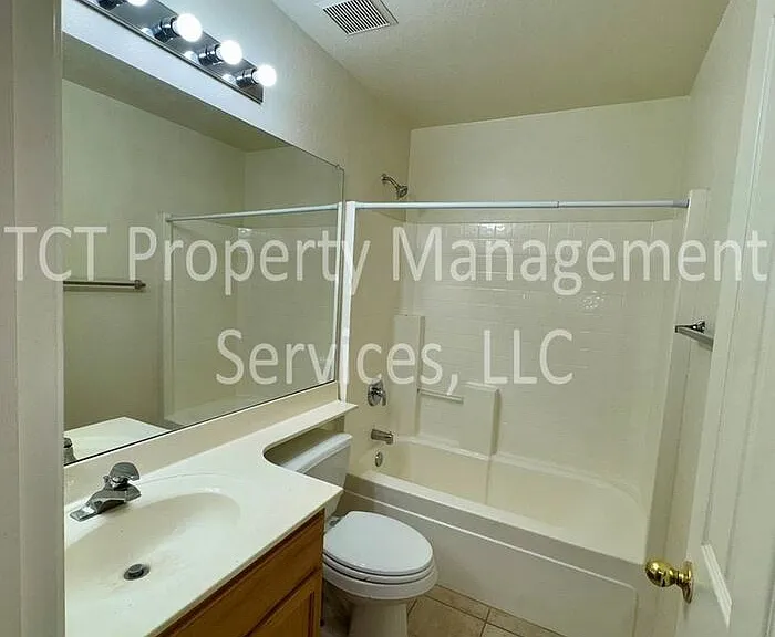 4399 S Maverick Ave — Photo 9