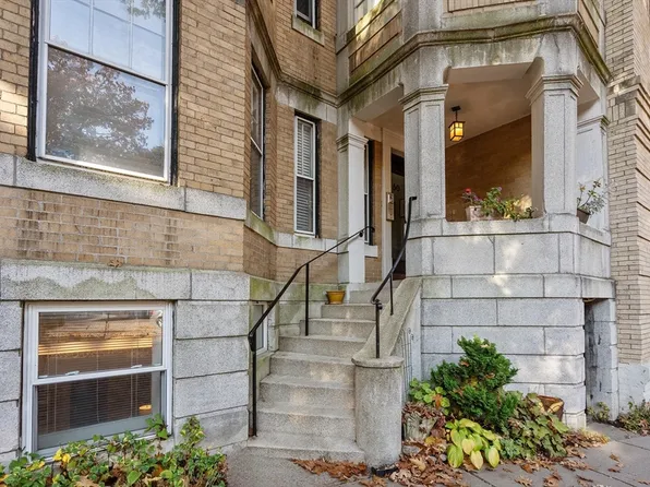 60 Marshal St APT 3, Brookline, MA 02446