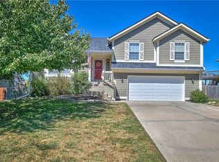 20090 Crestone St, Spring Hill, KS 66083