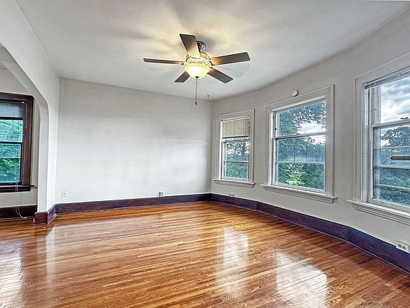 3rd image of 331 Ramsey St #1