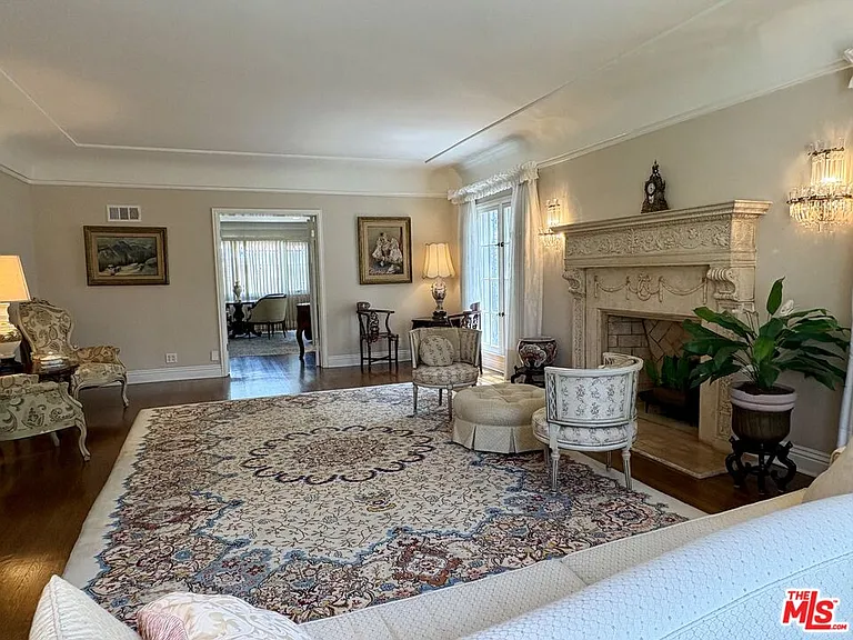 414 N Las Palmas Ave — Photo 6