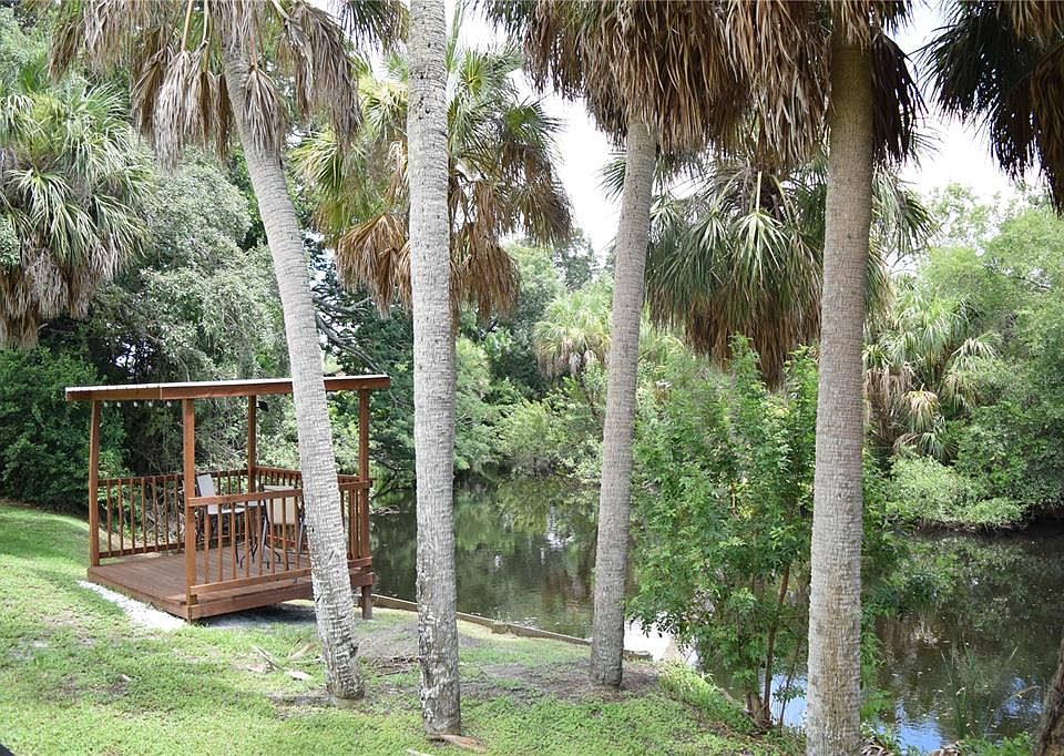 1st image of 8706 WOODVINE COURT