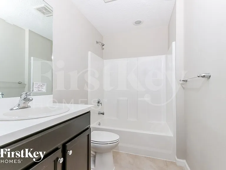 1158 SW Eleuthera Ave — Photo 13