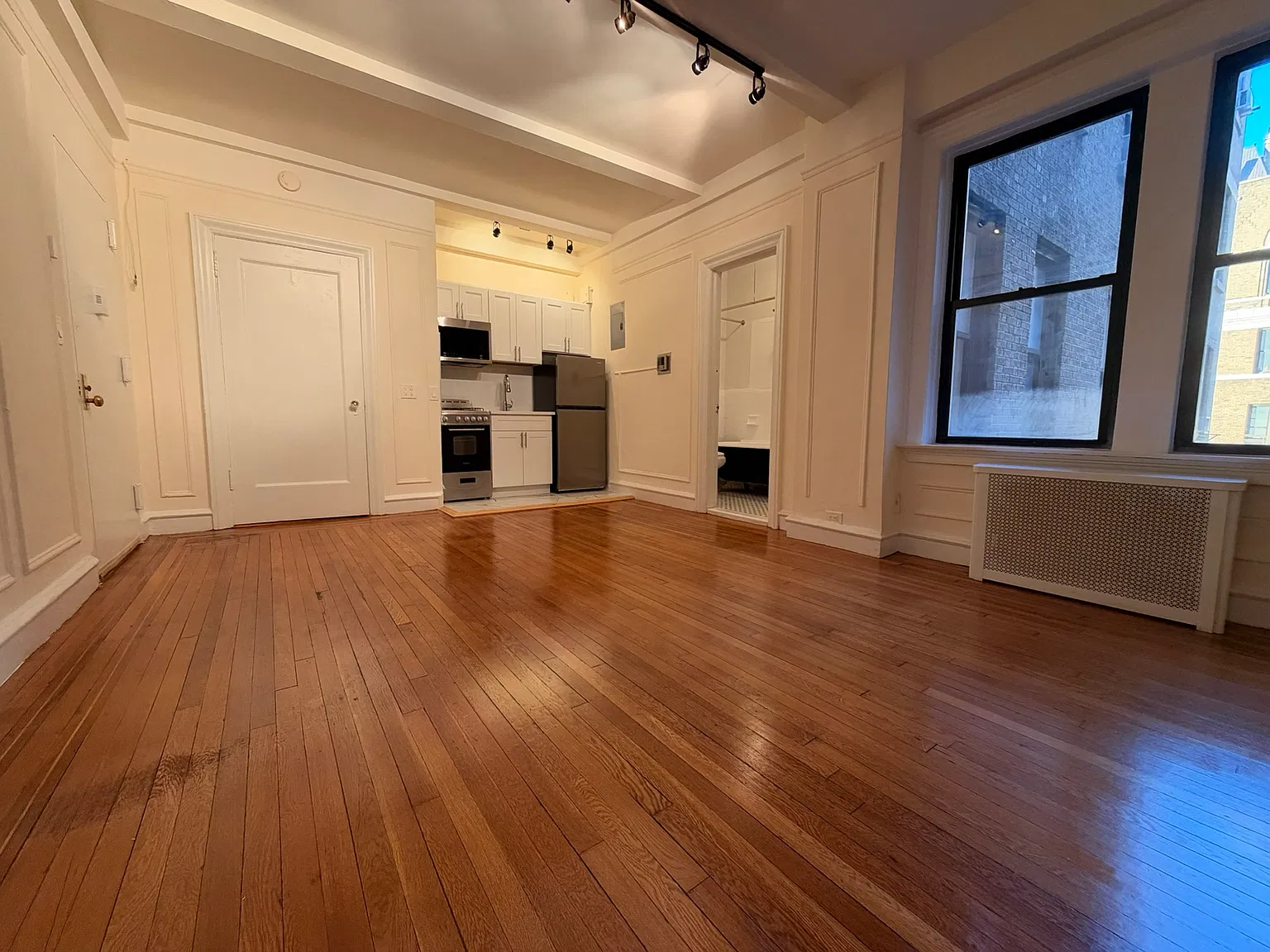 350 West 55th Street — Photo 2