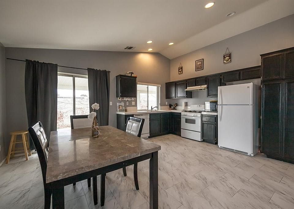 2nd image of 13577 Monterey Way #13577