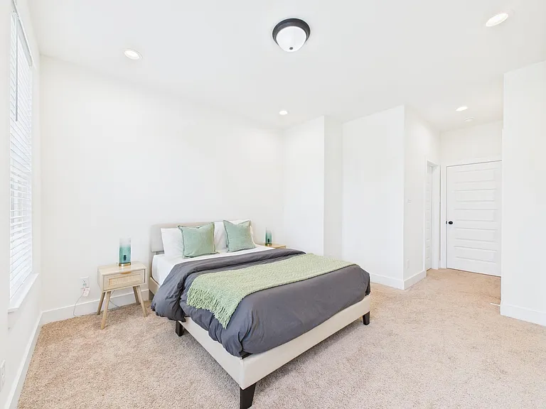 4306 Idaho St — Photo 24