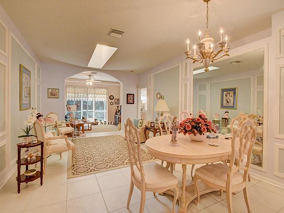 3rd image of 9515 Crescent View Dr N