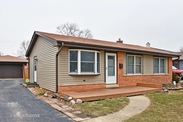 7354 Dorothy Ln photo 1