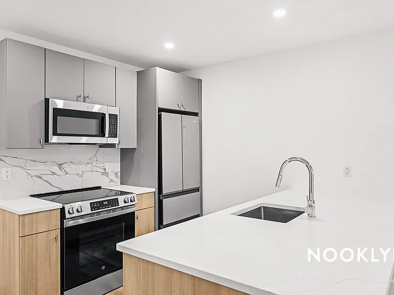 1233 Eastern Pkwy #7H — Photo 2