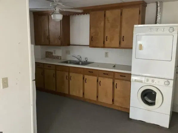 15 S 3rd St APT 3, Quakertown, PA 18951